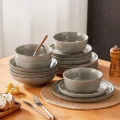 16-Piece Brown Stoneware Dinnerware Set Service For 4 Bowls And Plates Set Dinner, Dessert Plates Pasta And Cereal Bowls -Vancasso Shop brown vancasso dinnerware sets vc anya bn 16 d4 1000